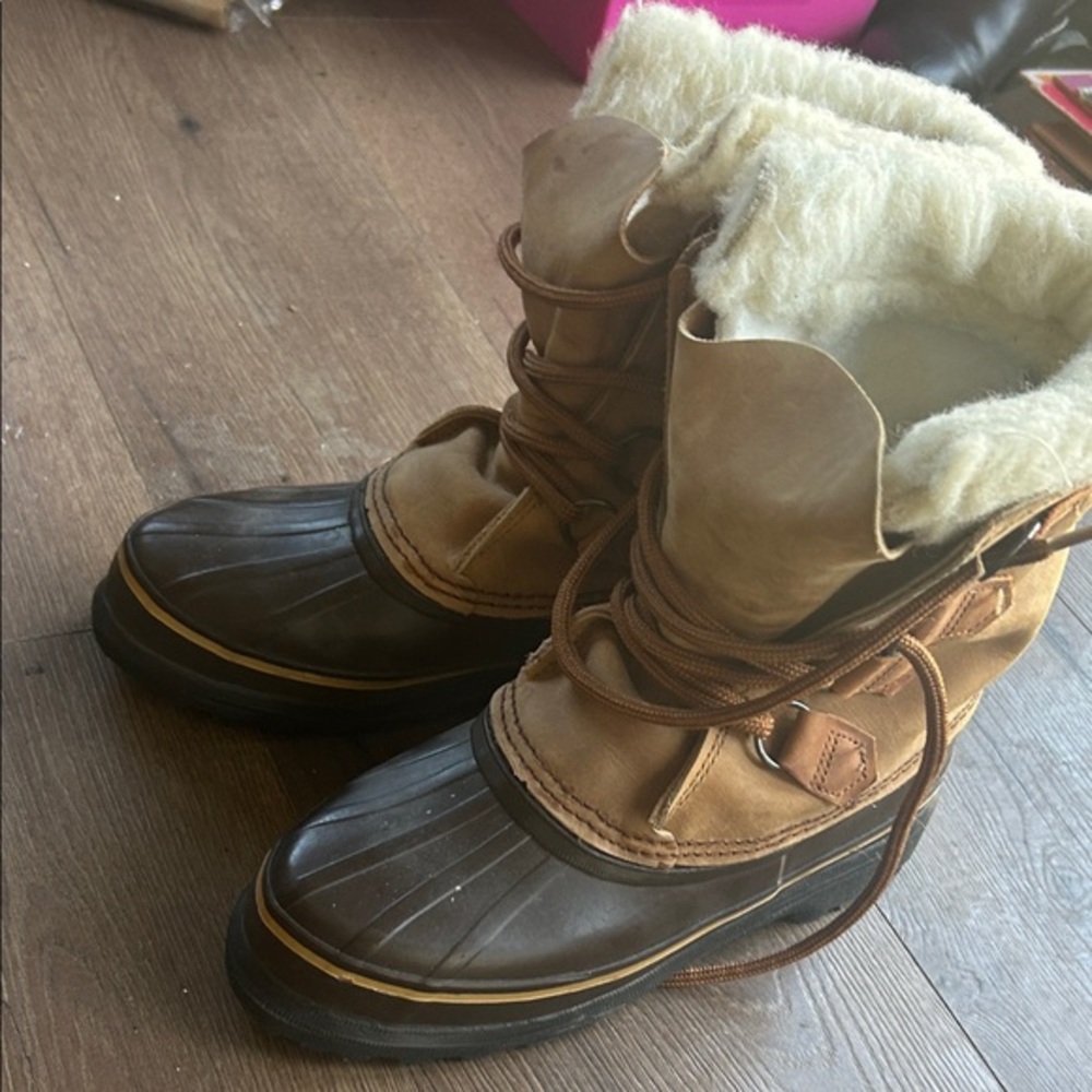 Sorel Tan and Brown Wool  Boots ! Size 7